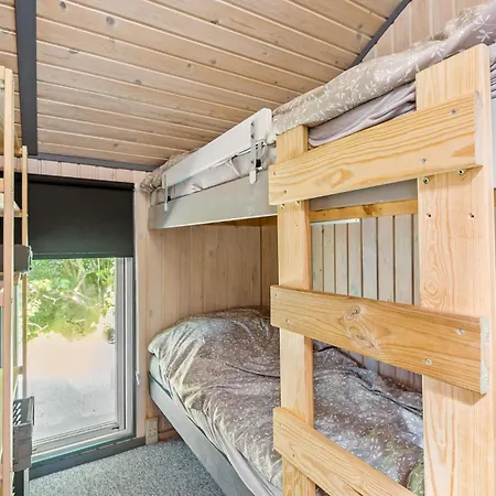 2 Bedroom Cozy In Semesterbostad *