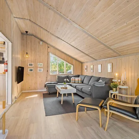 Дом отдыха 2 Bedroom Cozy In Хеммет