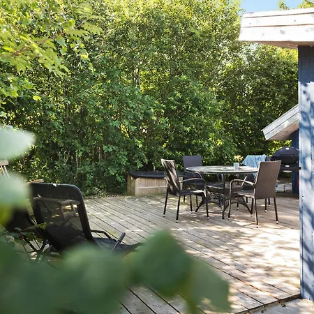 Semesterbostad 2 Bedroom Cozy In