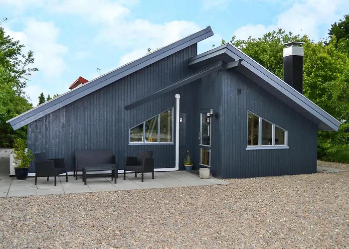 2 Bedroom Cozy In Hébergement de vacances *